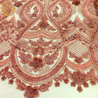 Het Lovertjekant van de borduurwerk Roze 3D Gepareld Stof voor Vrouwenkleding